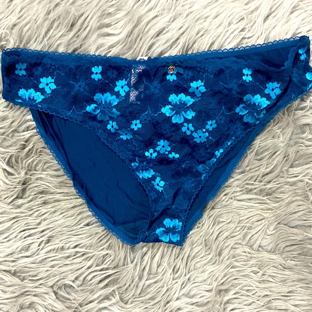 Victoria’s Secret lace panty